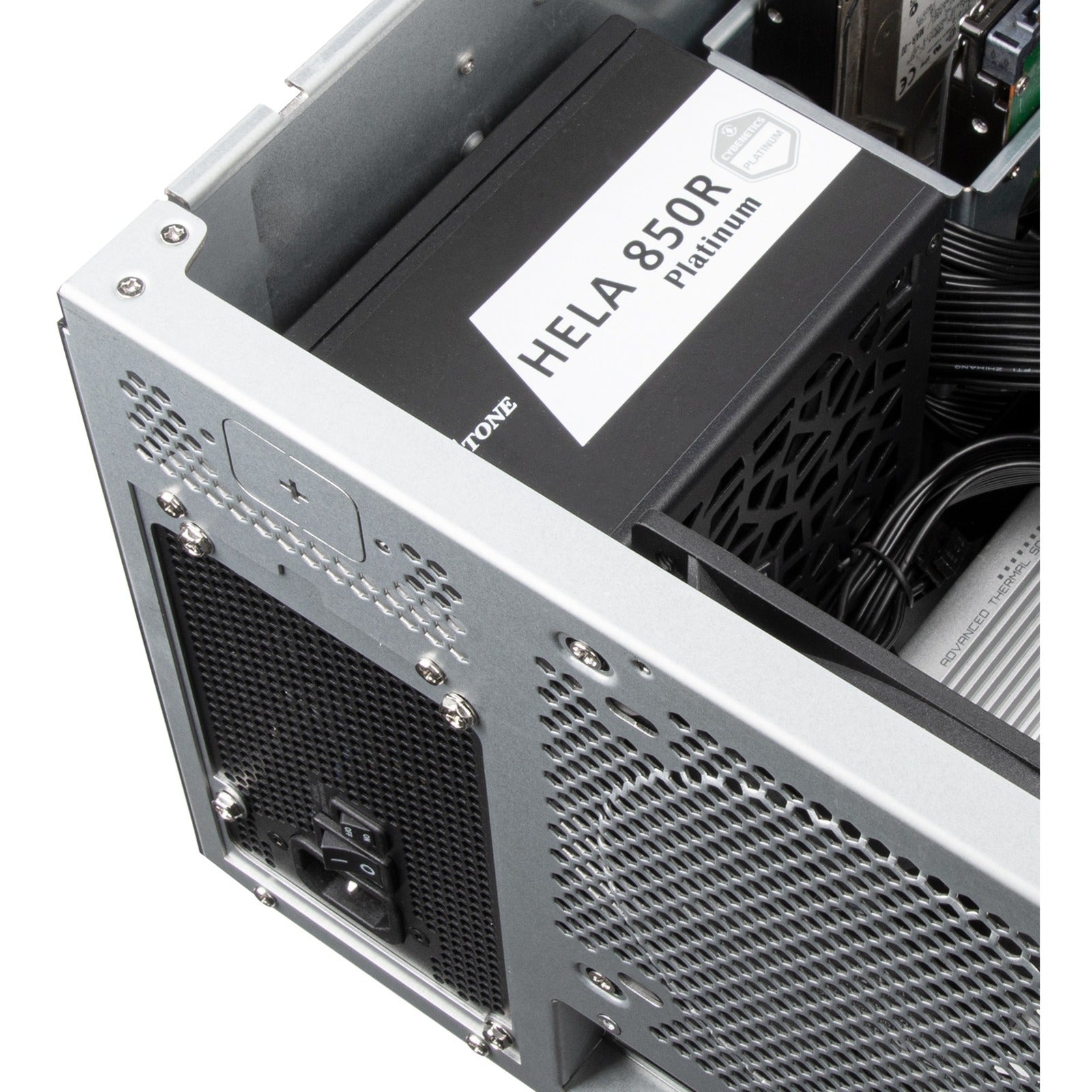 Silverstone RM52
