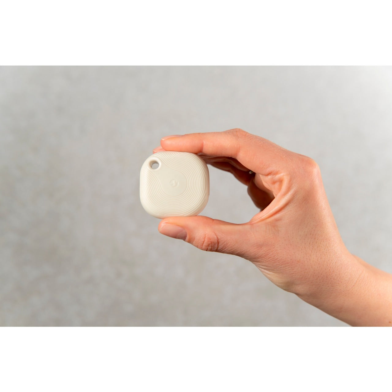 Shelly Blu Button Hart 1