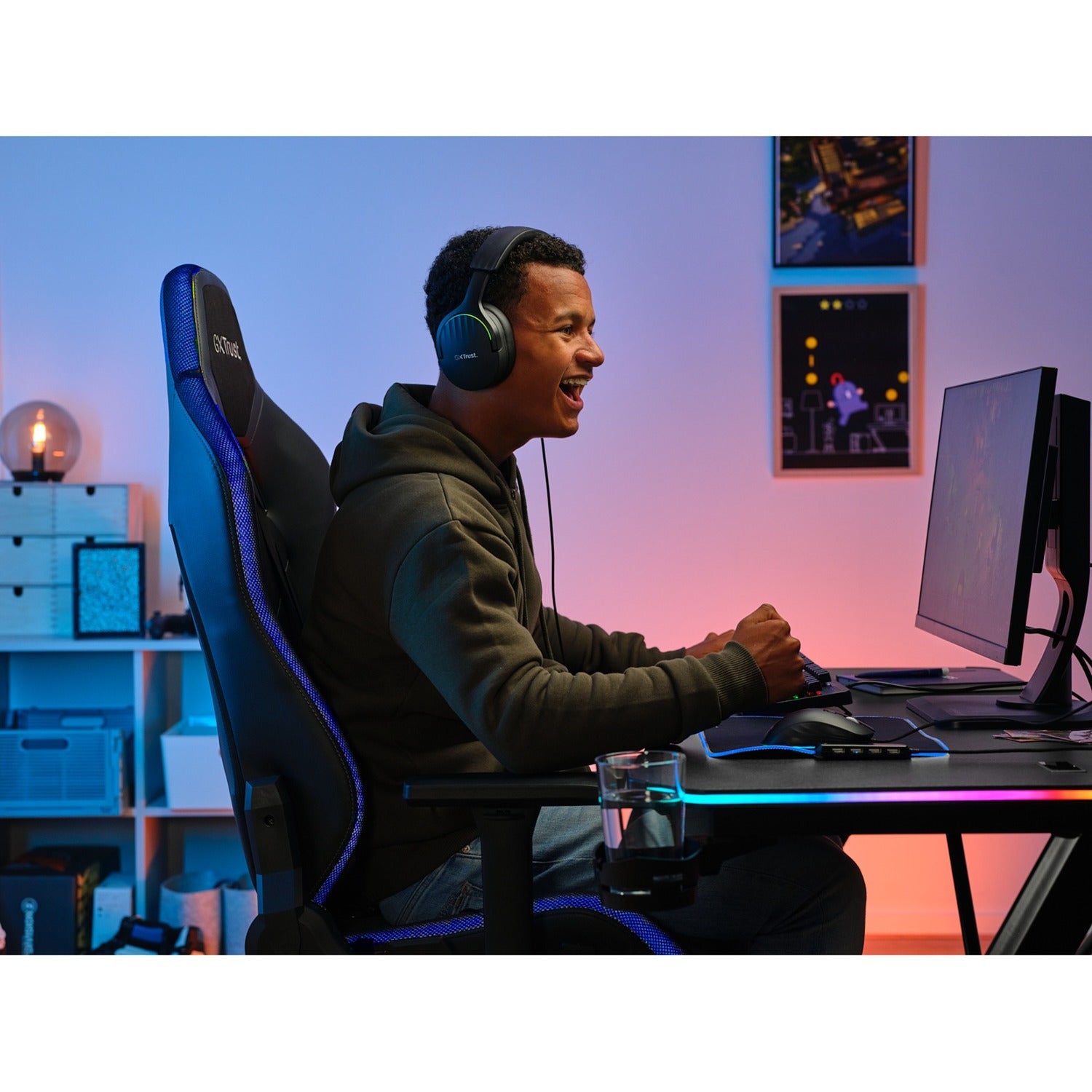 Vertrauen Sie GXT 709 Luminus RGB Gaming Agency