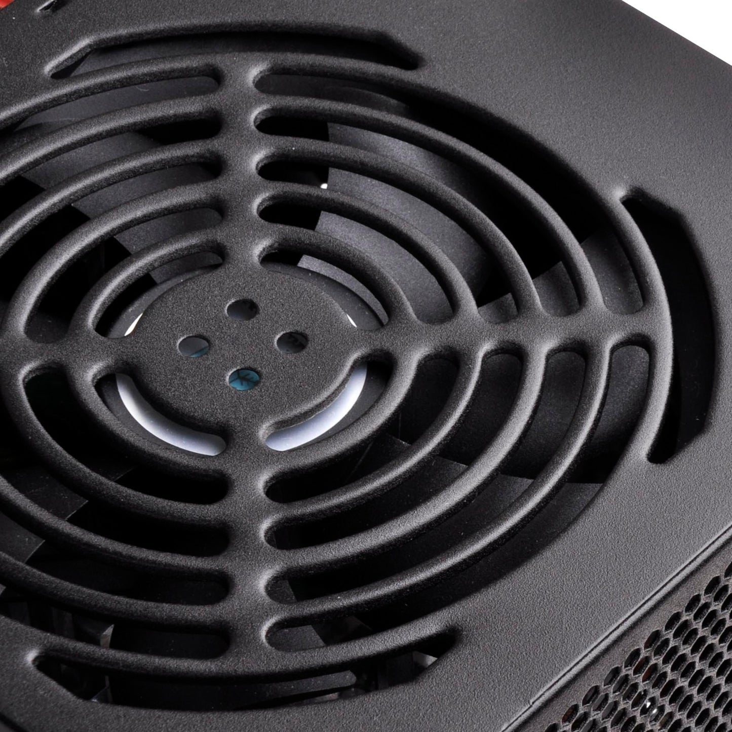Silverstone Strider Essential ST40F-ES230