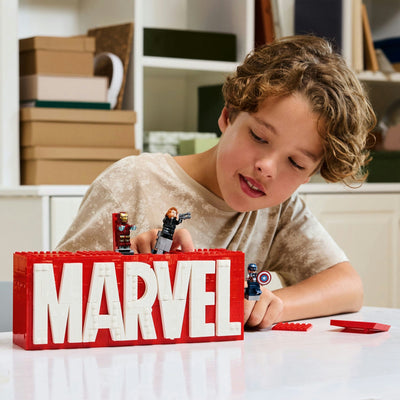 Lego Lego Super Heroes 76313 Logo und Minifiguren