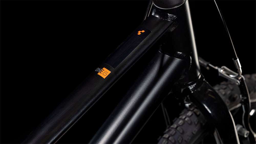 Cube numove 160 schwarz und orange