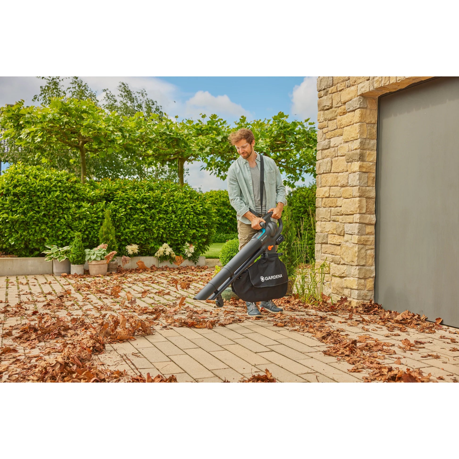 Gardena Akku-Laubbläser PowerJet 18V P4A Set