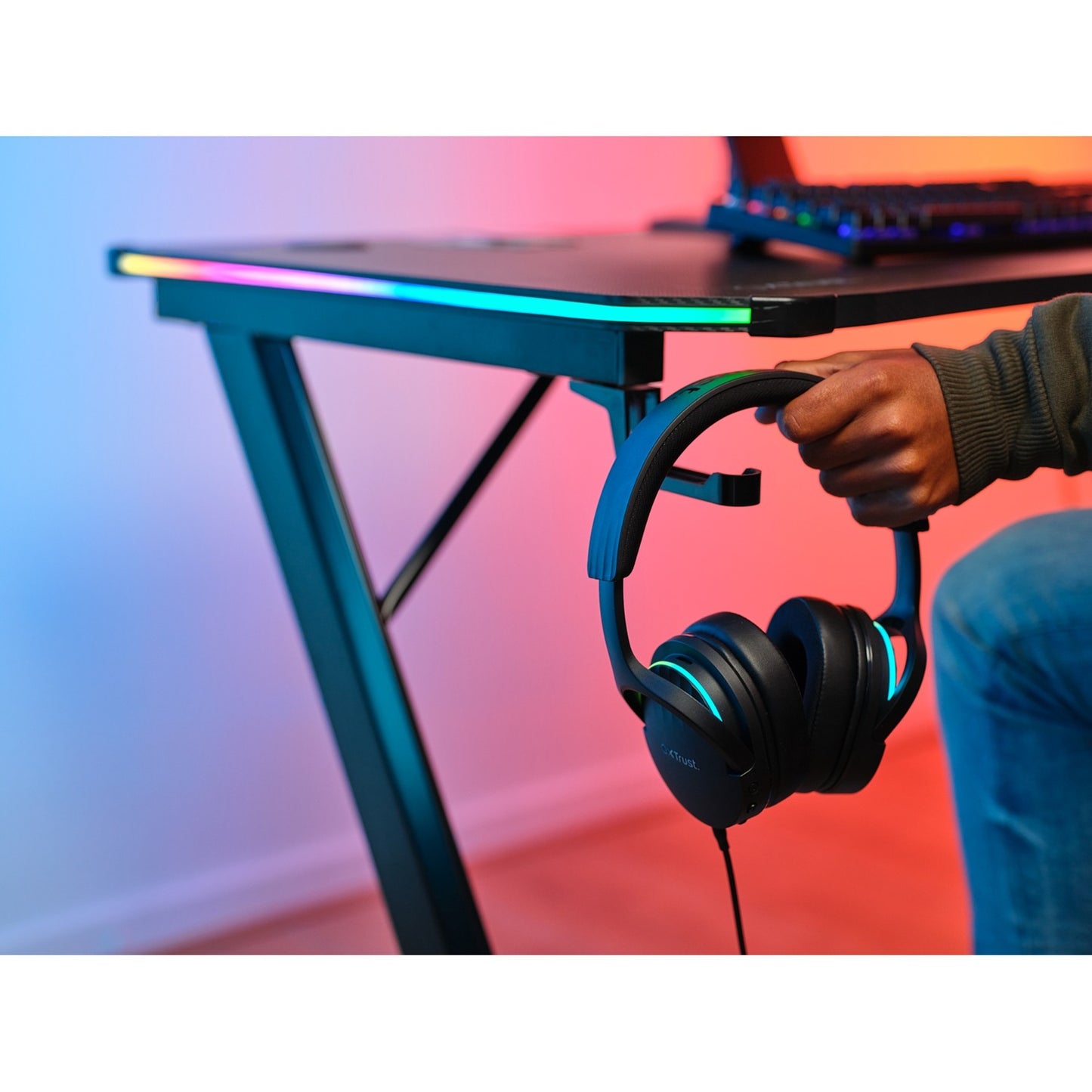 Vertrauen Sie GXT 709 Luminus RGB Gaming Agency