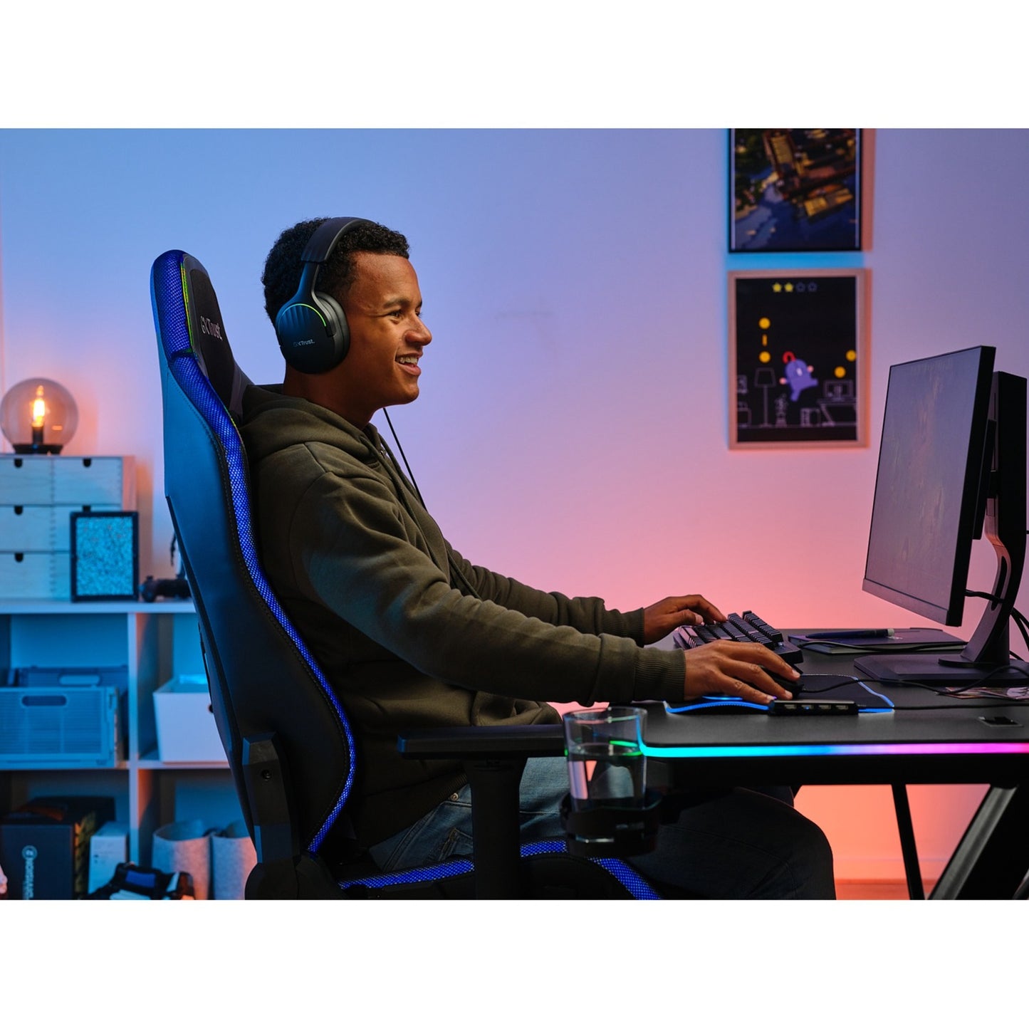 Vertrauen Sie GXT 709 Luminus RGB Gaming Agency