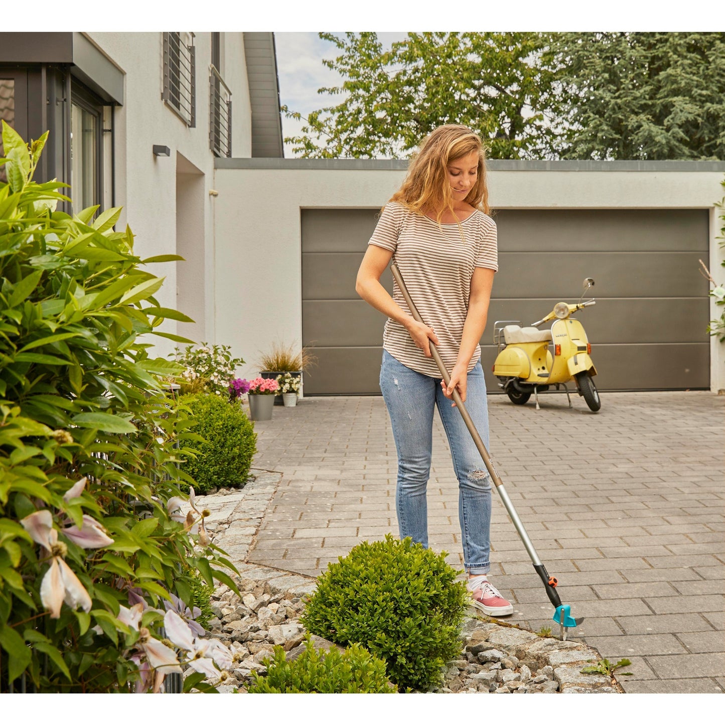 Gardena 2-in-1-Kombisystem Unkraut-Weader für Patios