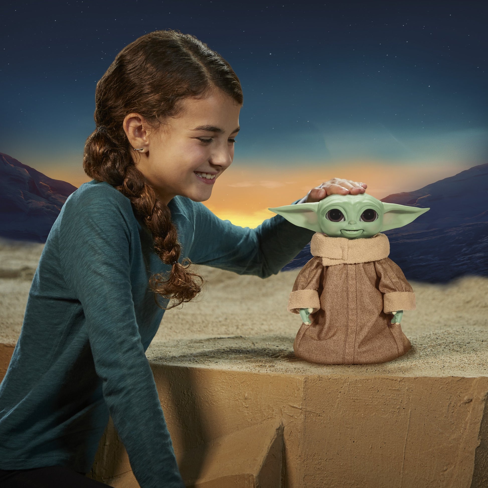 Hasbro Star Wars Galactic Snackin' Grogu