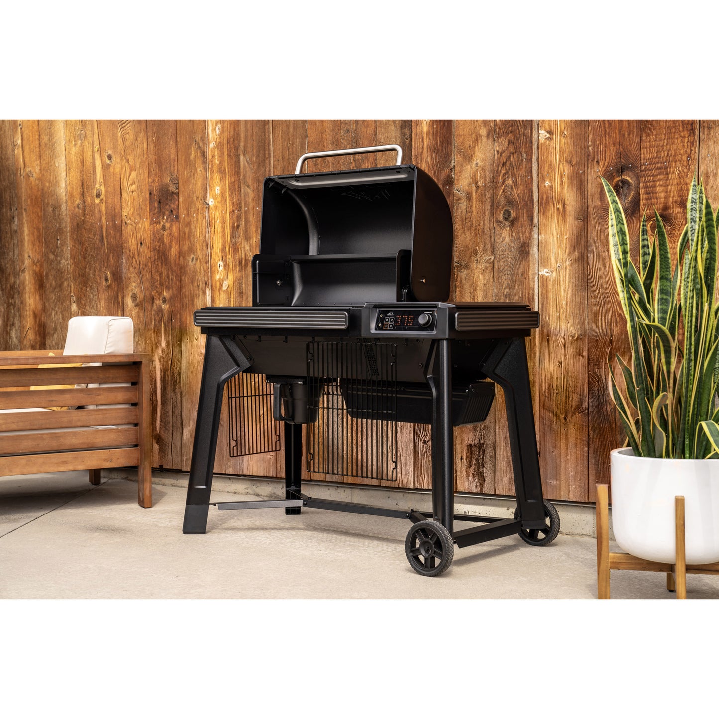 Traeger Woodridge Pelletgrill (schwarz, WLAN)