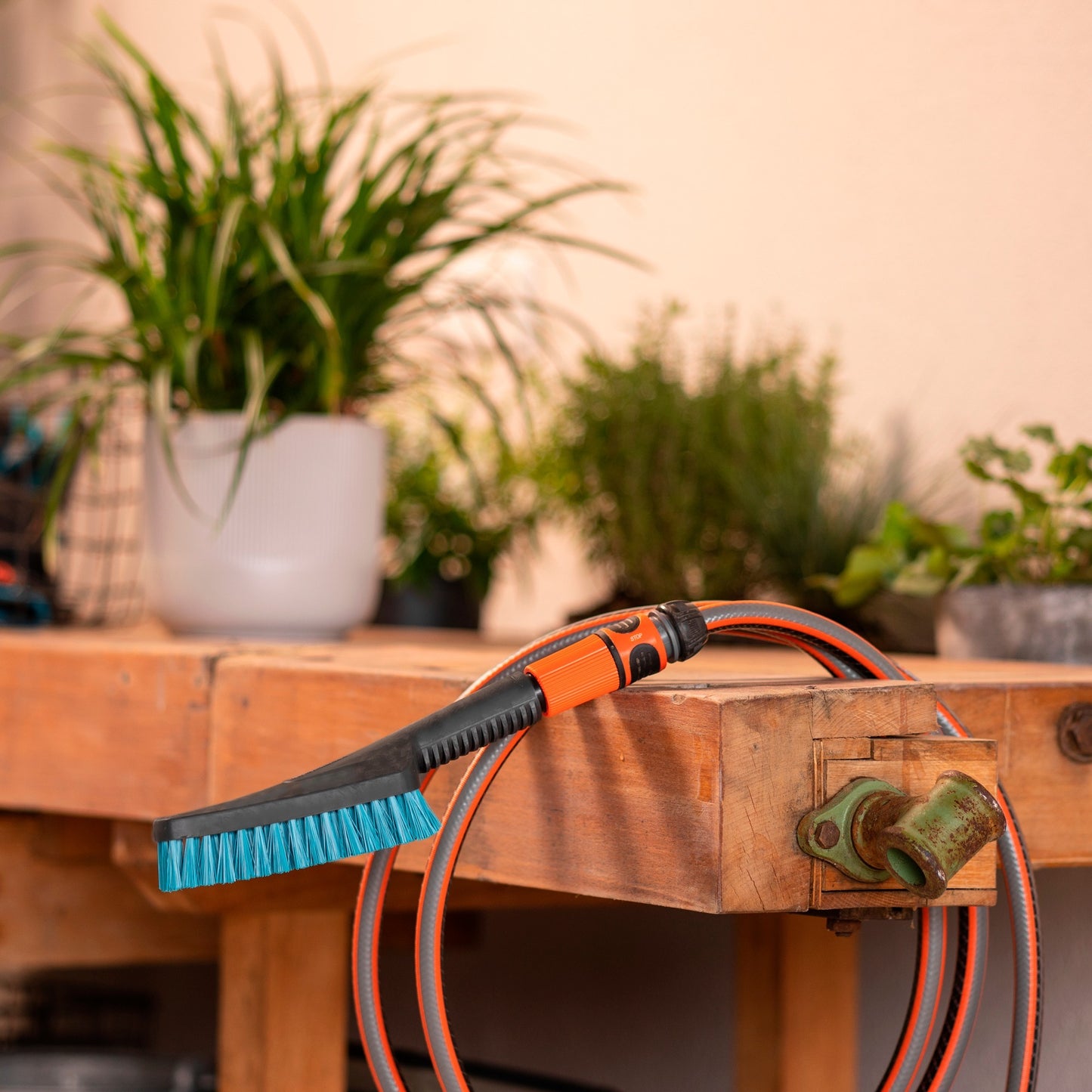 Gardena Clean System Handbrush S hart, mit Schlauchverbindung