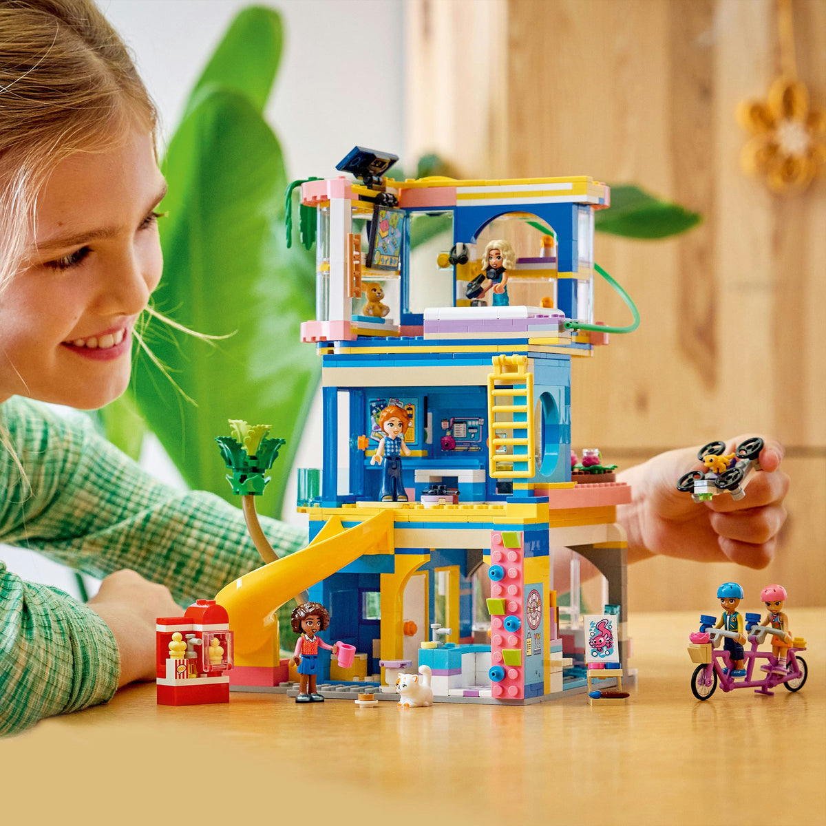 Lego Friends 42689 Heartlake City Clubhaus
