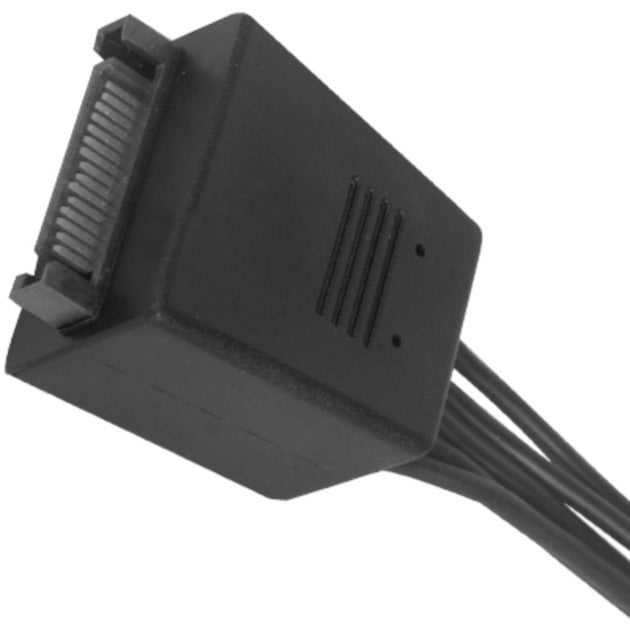 Silverstone SST-CP06-E4, 1x 15-polige SATA> 4x 15-polige Sata