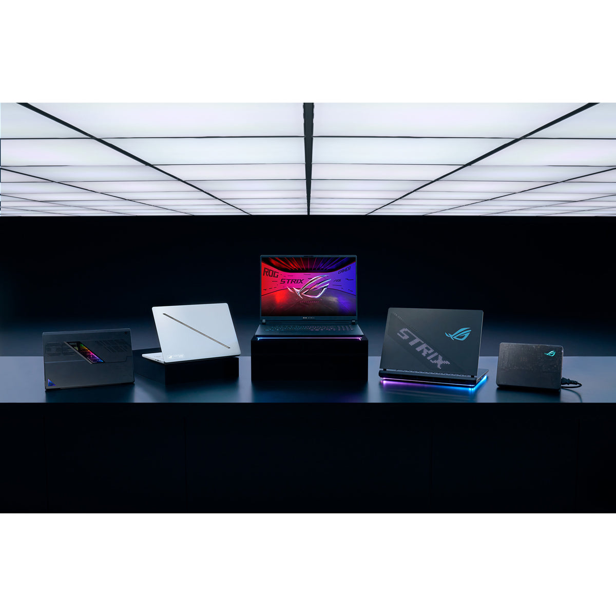 Asus Rog Zephyrus G14 Ga403up-QS001W 14 Copilot+ Gaming-Laptop (Weiß | Ryzen 9 270 | RTX 5070 | 32 GB | 1 TB SSD | OLED)