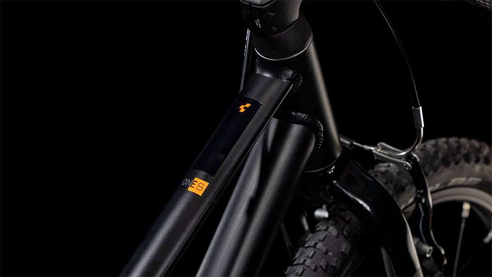 Cube numove 180 schwarz und orange