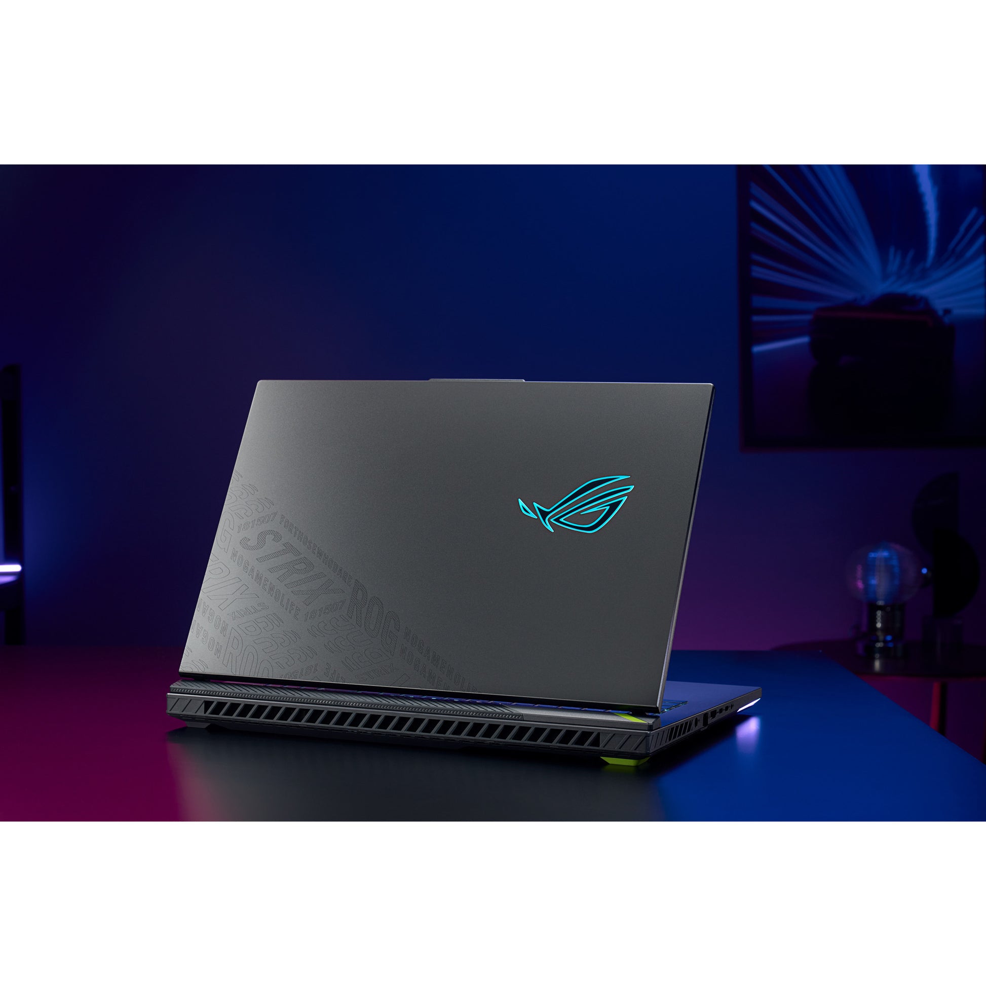 Asus ROG Strix G18 G814PM-S8009W 18 Gaming Laptop (Grau | R9 7940HX | RTX 5060 | 16 GB | 1 TB SSD)