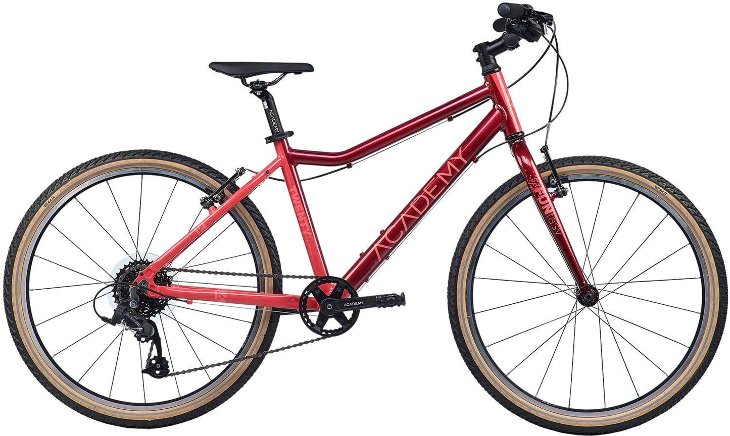 Lustiges Kinderfahrrad der Klasse 5 der Akademie