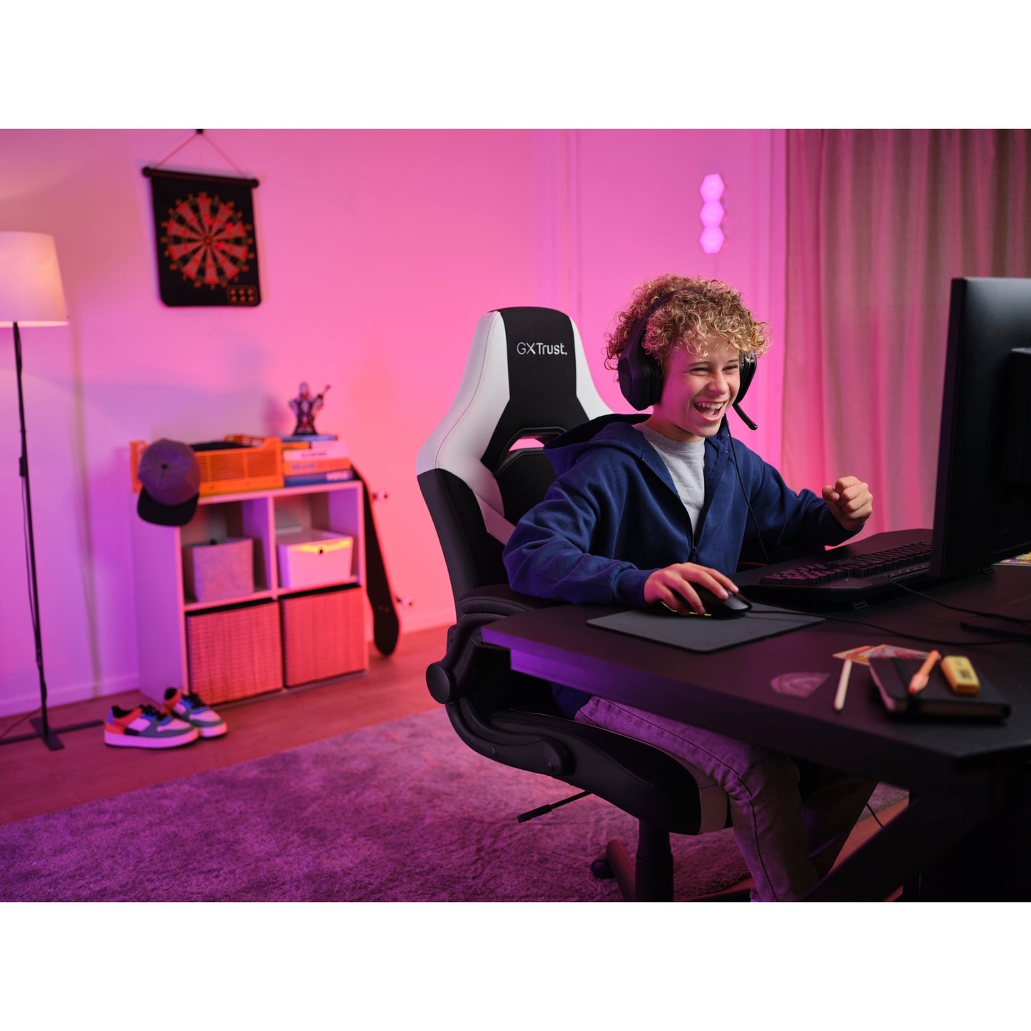 Vertrauen Sie GXT 703W Riye Gaming Chair