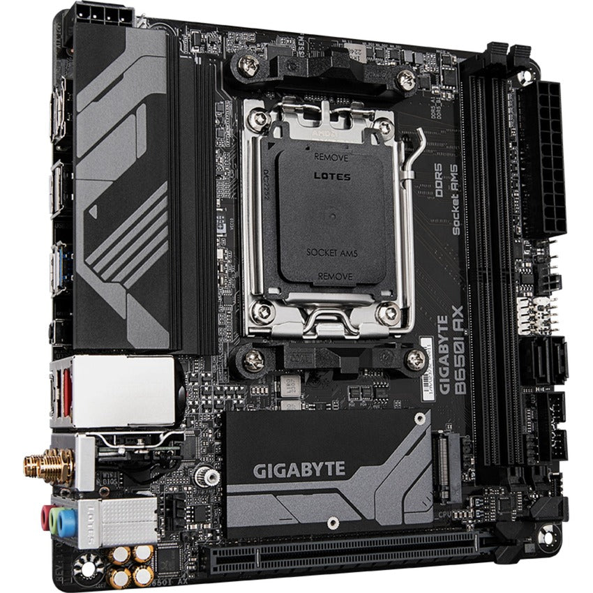 GIGABYTE B650I AX