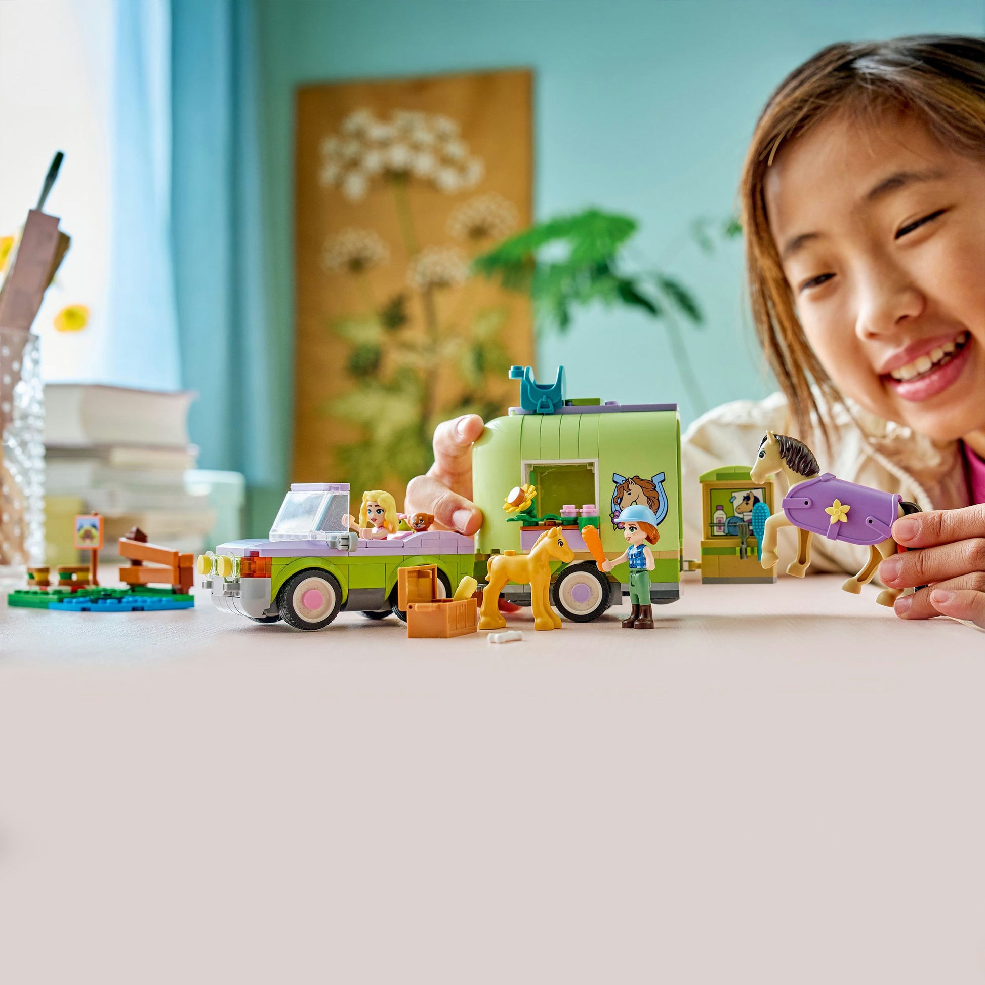 Lego Friends 42695 Anhänger und Pferd und Fohlen