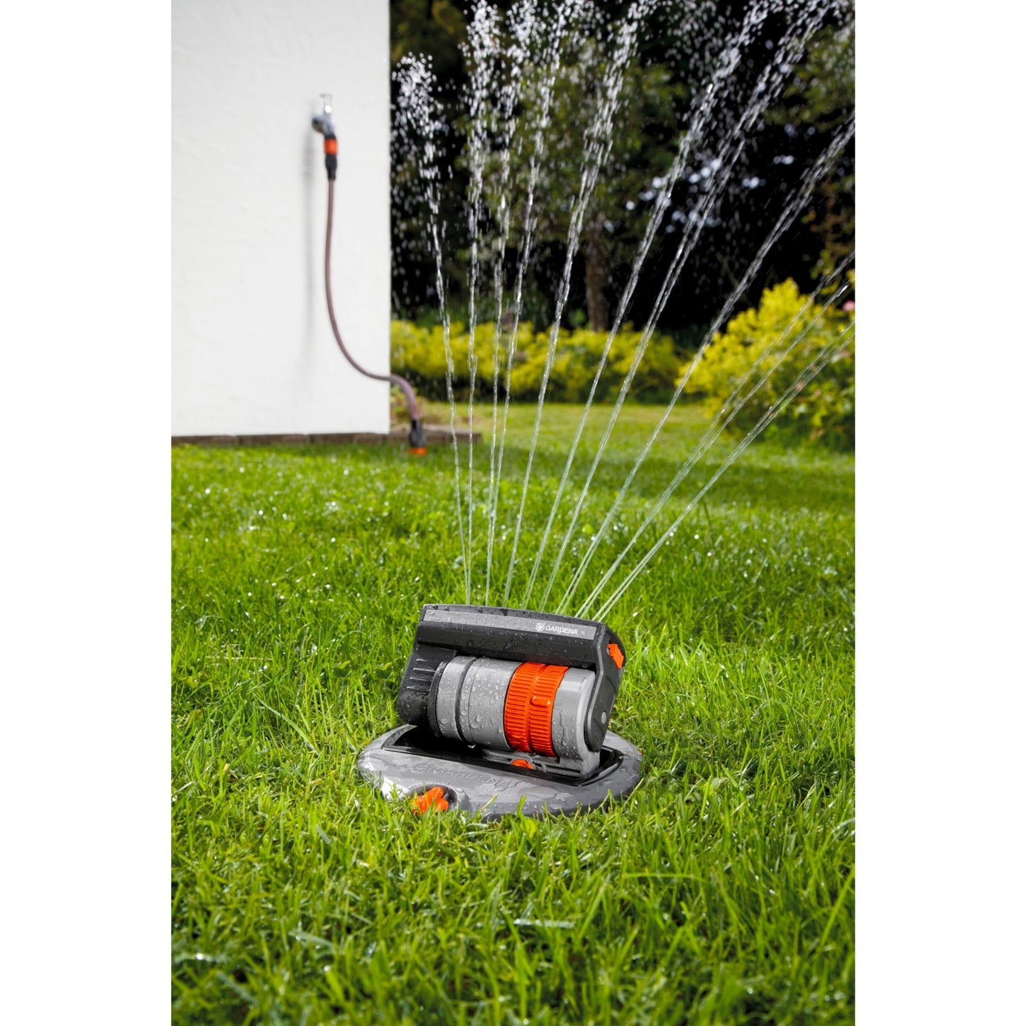 Gardena Set mit versunkenem Drehsprühgerät OS 140