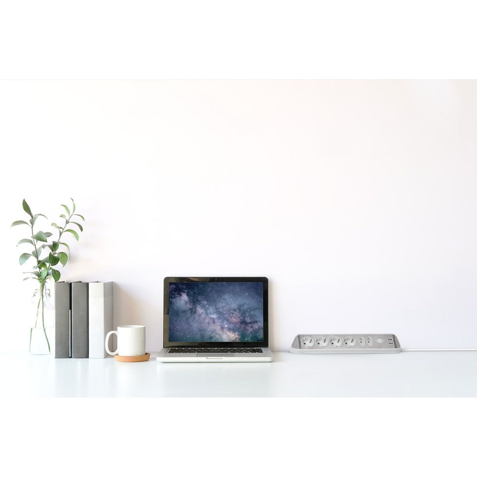 Brennenstuhl Estilo Eckstop Kontakt 4mal mit USB-Ladefunktion