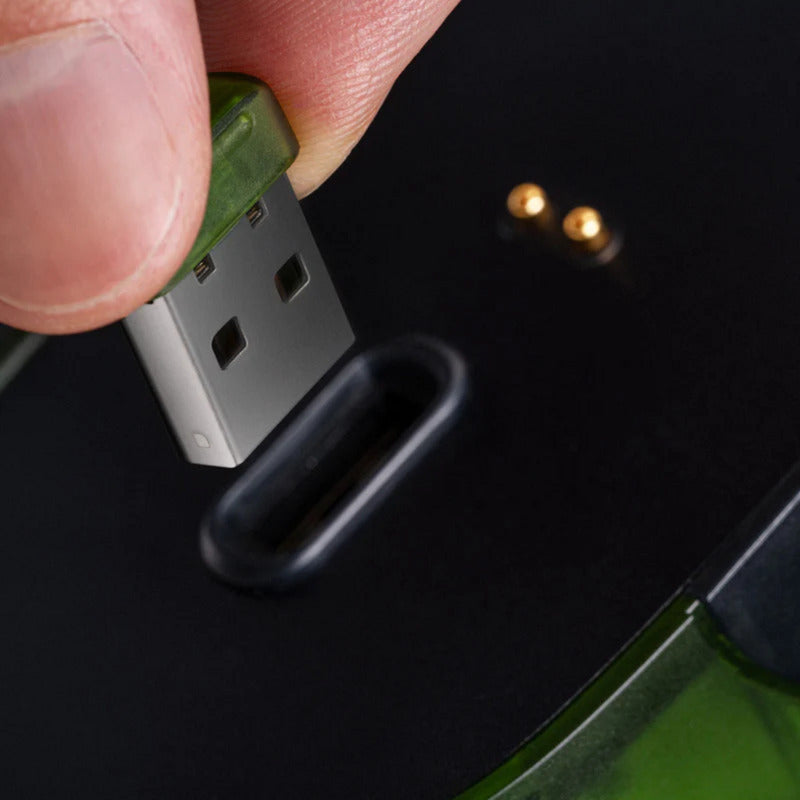 8bitdo Retro R8 Maus – Xbox Edition (grün, 50 – 26000 dpi, Bluetooth USB-C 2,4 GHz)