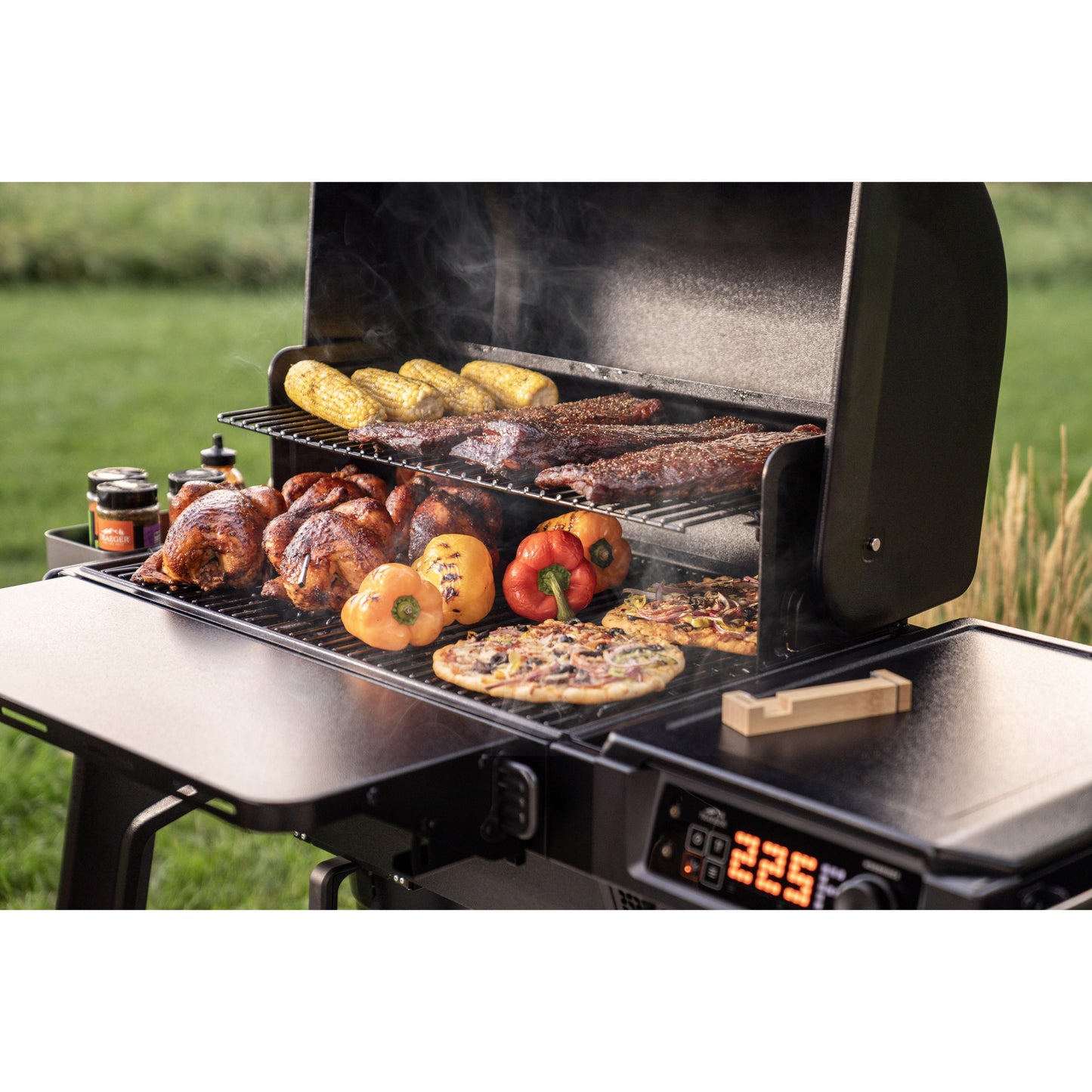Traeger Woodridge Pelletgrill (schwarz, WLAN)