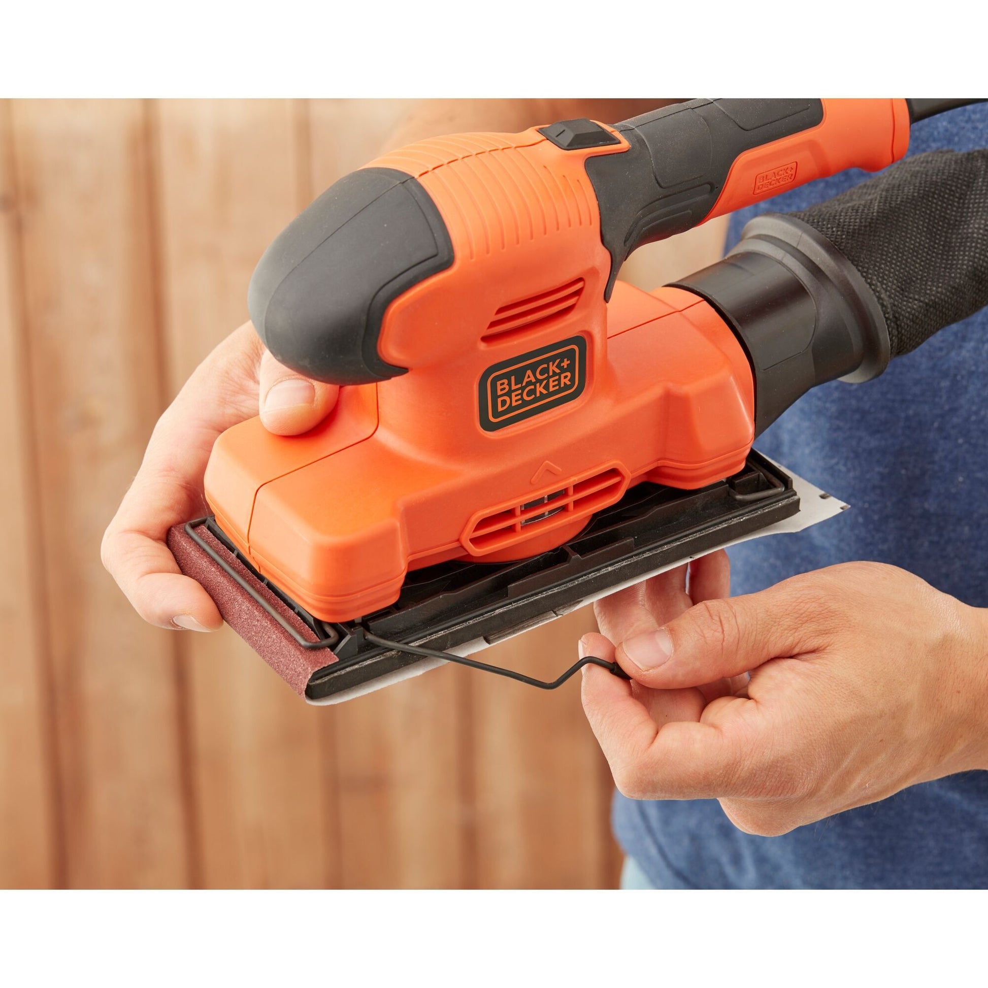 Black+Decker bew220 150w 1 3-Blatt-Exzenterschleifer | 1x Schleifblatt | Staubsammelbeutel – bew220-qs