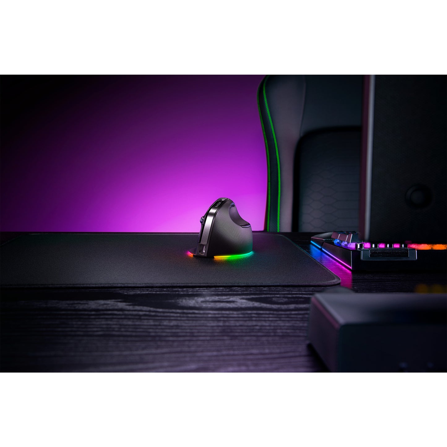 Vertikale Gaming-Maus Razer Pro Click V2 (schwarz, bis zu 30.000 dpi, USB-C Bluetooth 2,4 GHz)