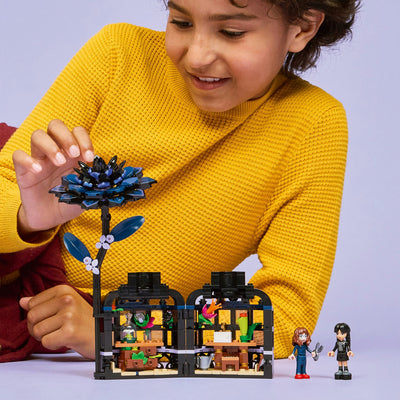 Lego 76784 Mittwoch, schwarze Dahlie