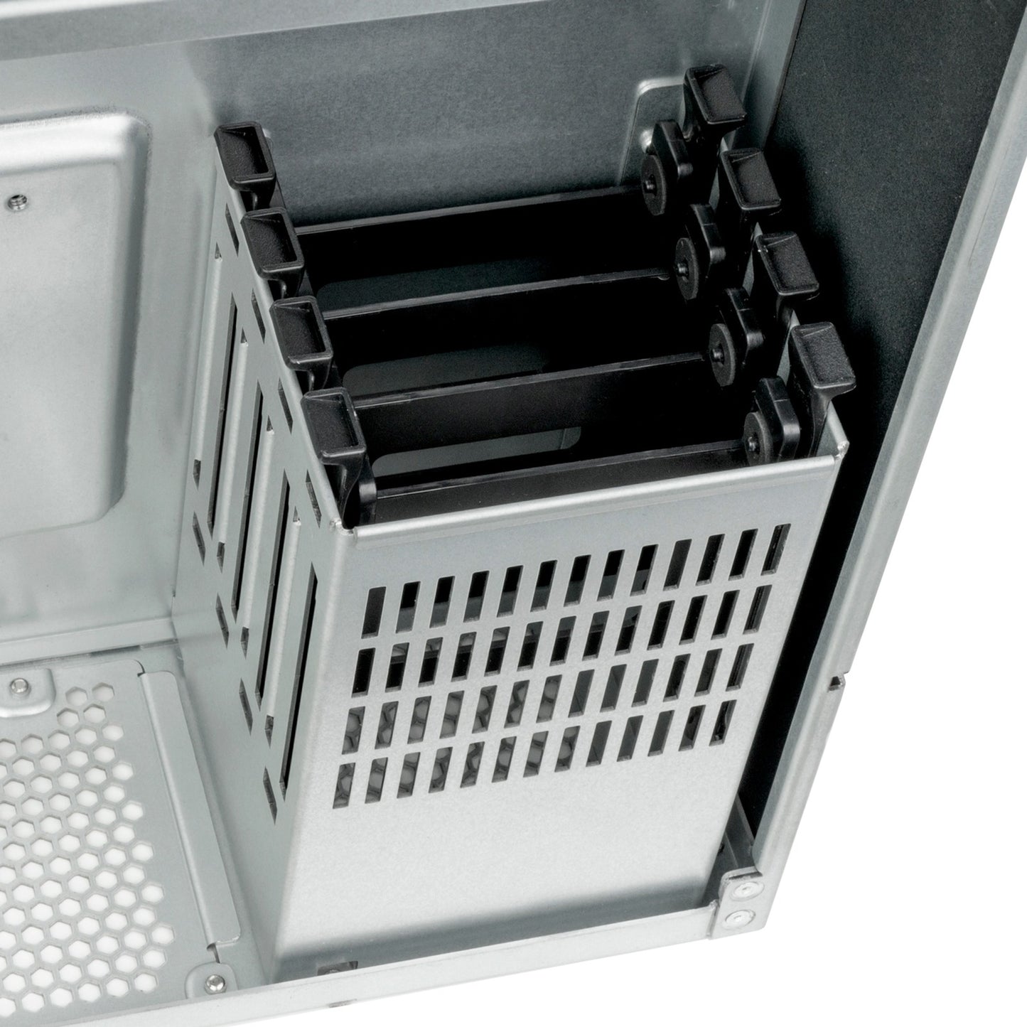 Silverstone RM600