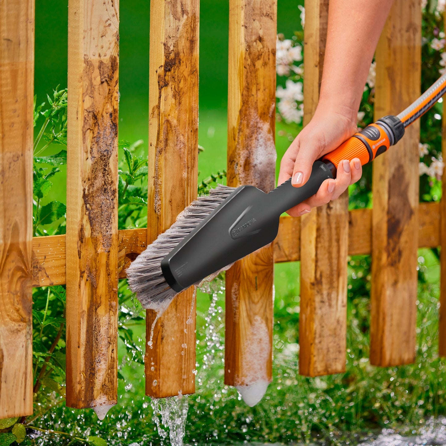 Gardena Clean System Handbrush M weich, mit Schlauchverbindung