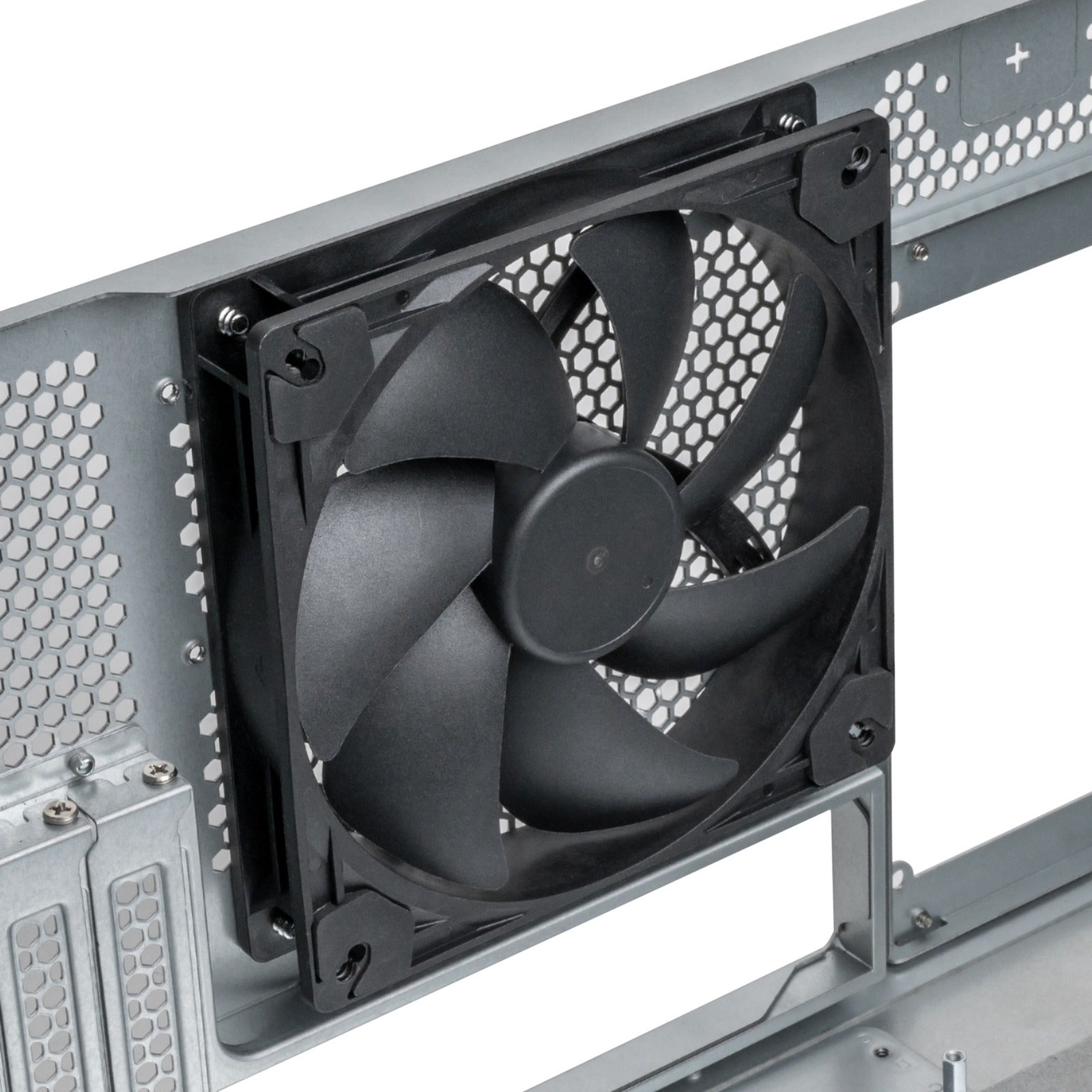 Silverstone RM52