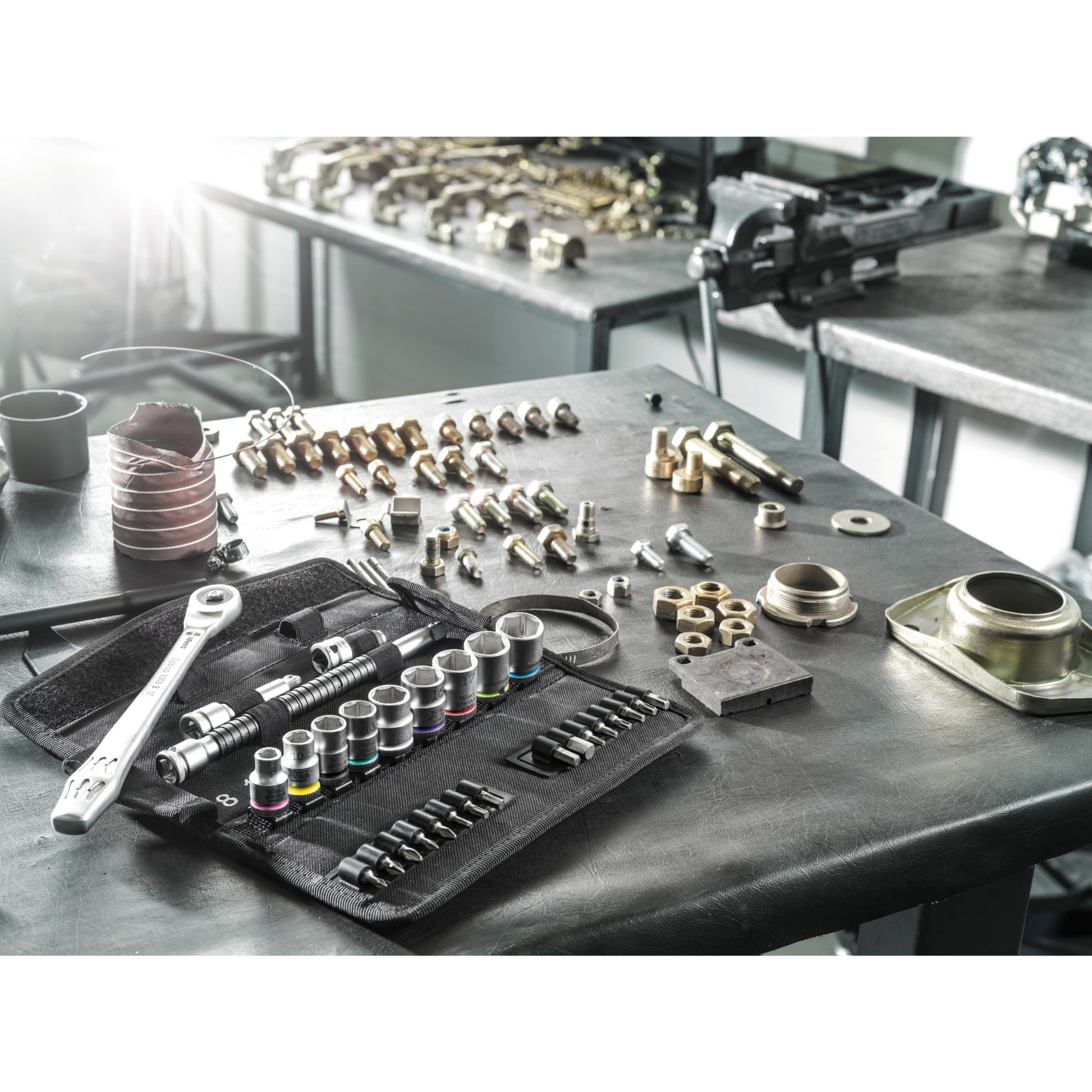 WAA 8100 SC 7 Zyklop Metal Rattels Set mit Passagier