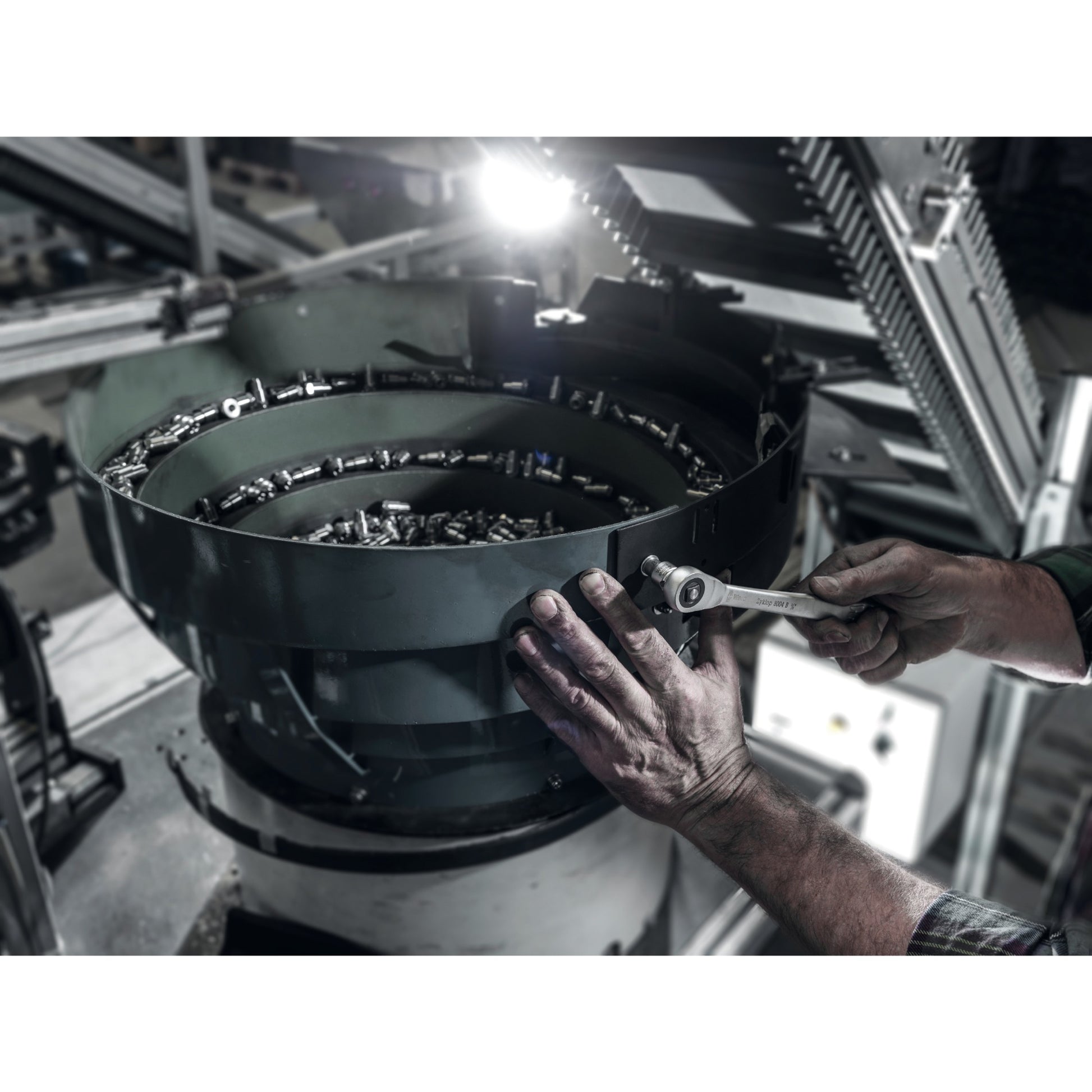 WAA 8100 SC 7 Zyklop Metal Rattels Set mit Passagier