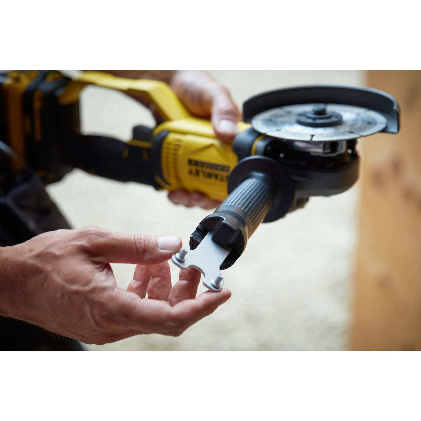 Stanley FATMAX V20 18V-Winkelschleifer