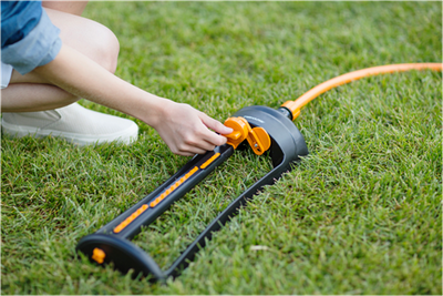 Fiskars wassersparender oszillierender Sprinkler | l | Metall - 1023661