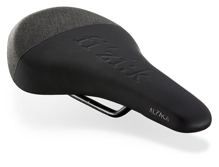 Fizik Gravita Alpaca X5 Sattel + Werkzeugträger