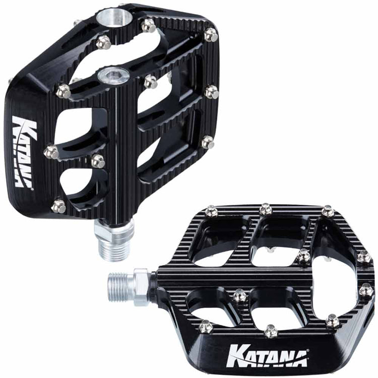 Flache Pedale im Katana-Attack-Modus