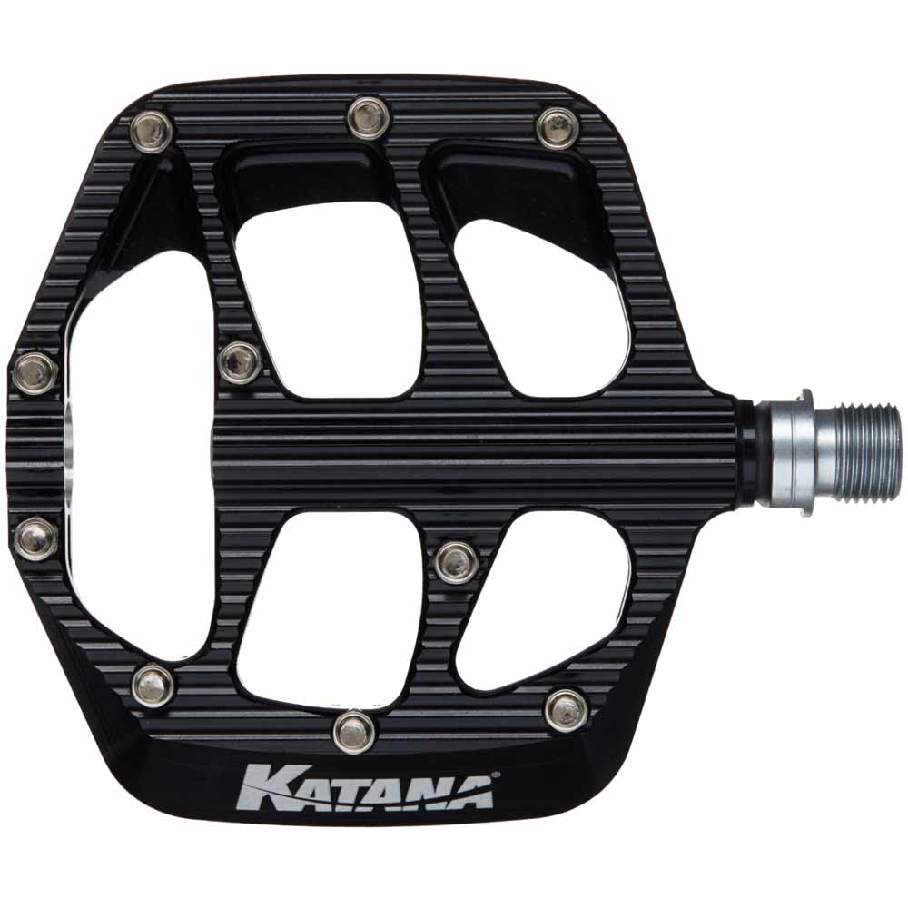 Flache Pedale im Katana-Attack-Modus