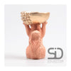 Von der Jahreszeit inspirierte Dekorationsstatue eines Eichhörnchens mit Box, 11 x 9,5 x 18 cm, beige