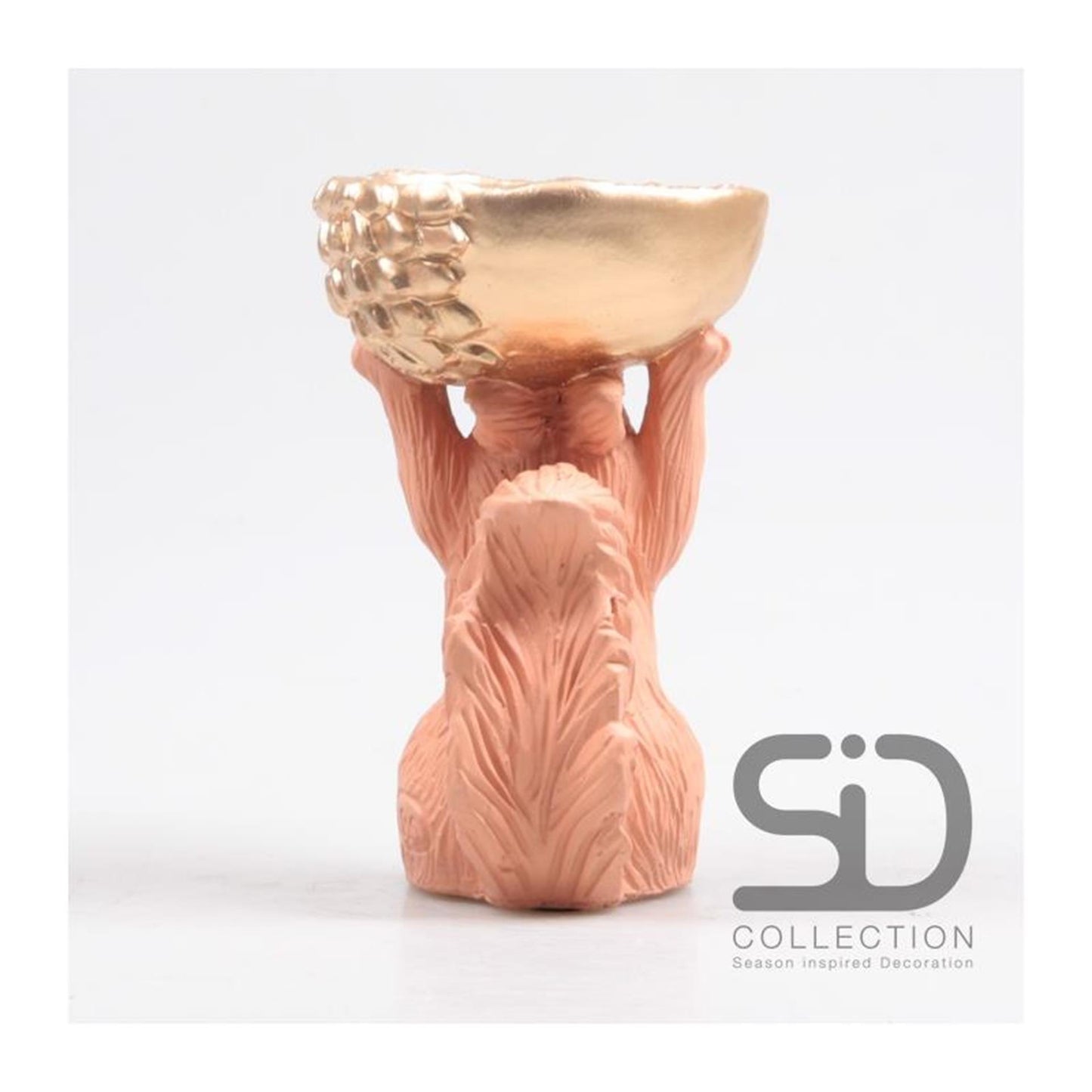 Von der Jahreszeit inspirierte Dekorationsstatue eines Eichhörnchens mit Box, 11 x 9,5 x 18 cm, beige