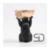 Von der Jahreszeit inspirierte Dekorationsstatue eines Eichhörnchens mit Box, 11 x 9,5 x 18 cm, schwarz