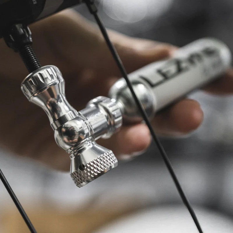 Steuerungsantrieb für die Co₂-Pumpe von Lezyne