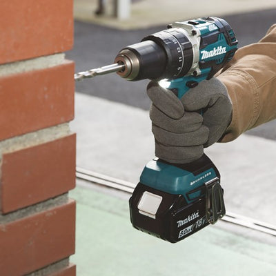 Akku-Schlagbohrschrauber/Akkuschrauber von Makita 18 V 5,0 Ah