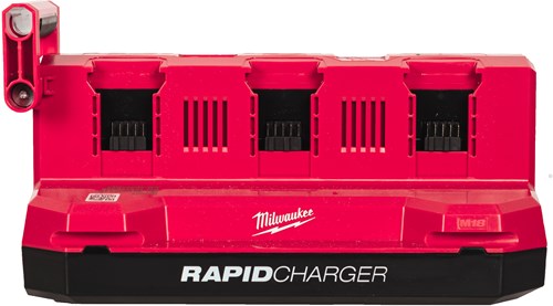 Milwaukee M18 MPC6 M18™ Mobile Packout™ 6-Schacht-Schnellladegerät – 4932498551