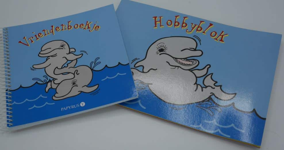 Freunde buchen mit Hobby -Block -farbigem Papier