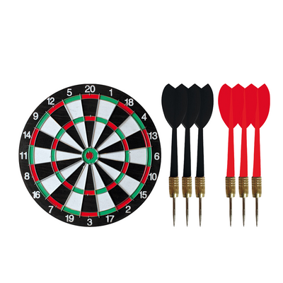 Dartboard mit Pfeilen