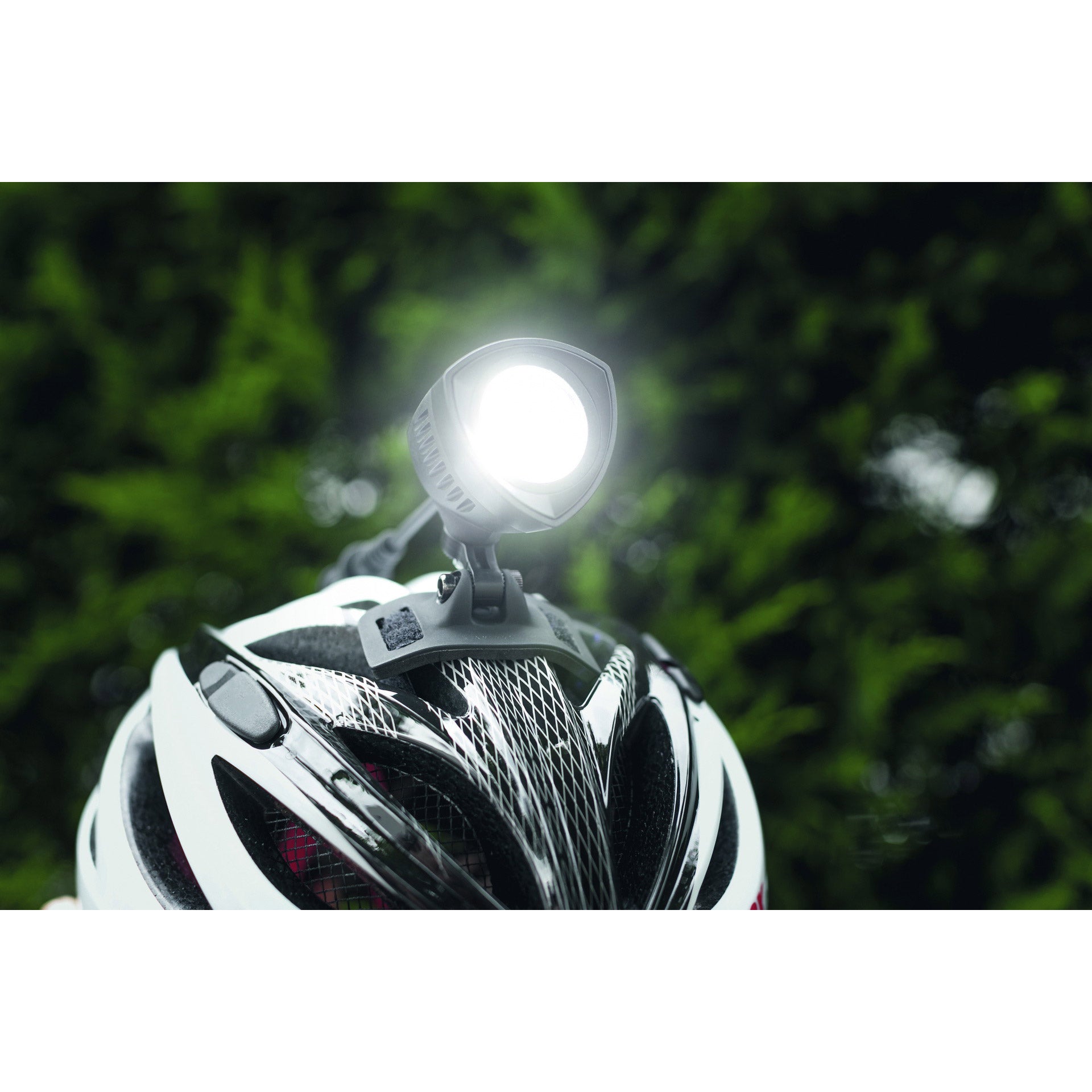 SIGMA Buster 700 Lumen Stirnlampe HL mit Helmhalterung 19710
