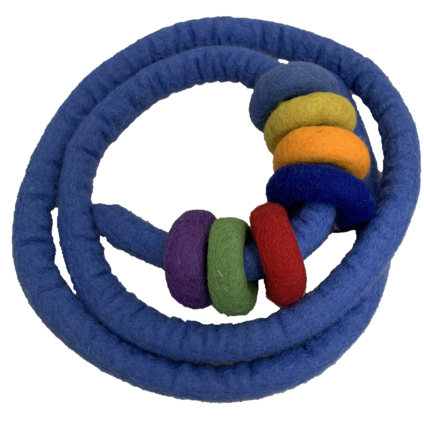 Papoose -Spielzeug Blue Felt Seil und 7 Filzedonuts