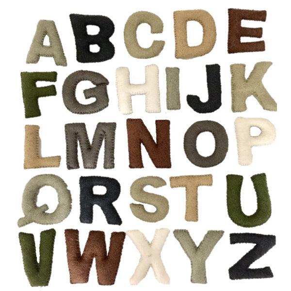Papoose -Spielzeug Großbuchstaben Alphabet Natural Shened 7 cm h